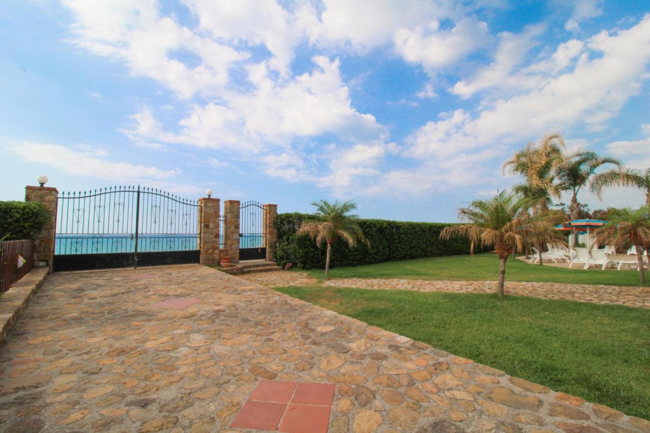 Il Geranio - Resort & Suites Acquedolci Exterior photo