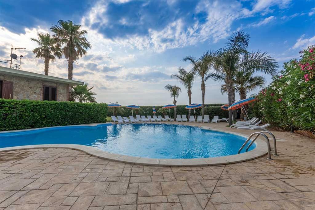 Il Geranio - Resort & Suites Acquedolci Exterior photo